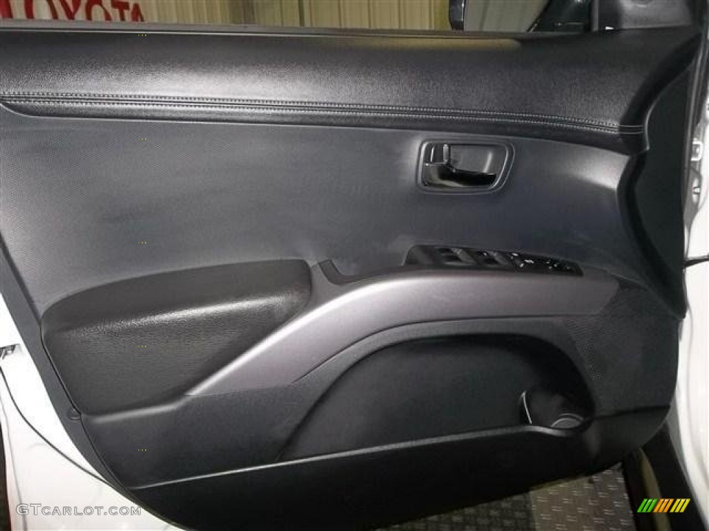 2012 Mitsubishi Outlander GT S AWD Door Panel Photos