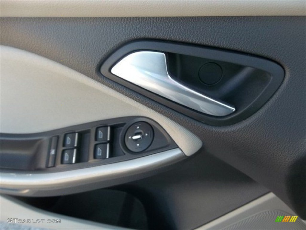 2012 Focus SEL 5-Door - Sterling Grey Metallic / Stone photo #19