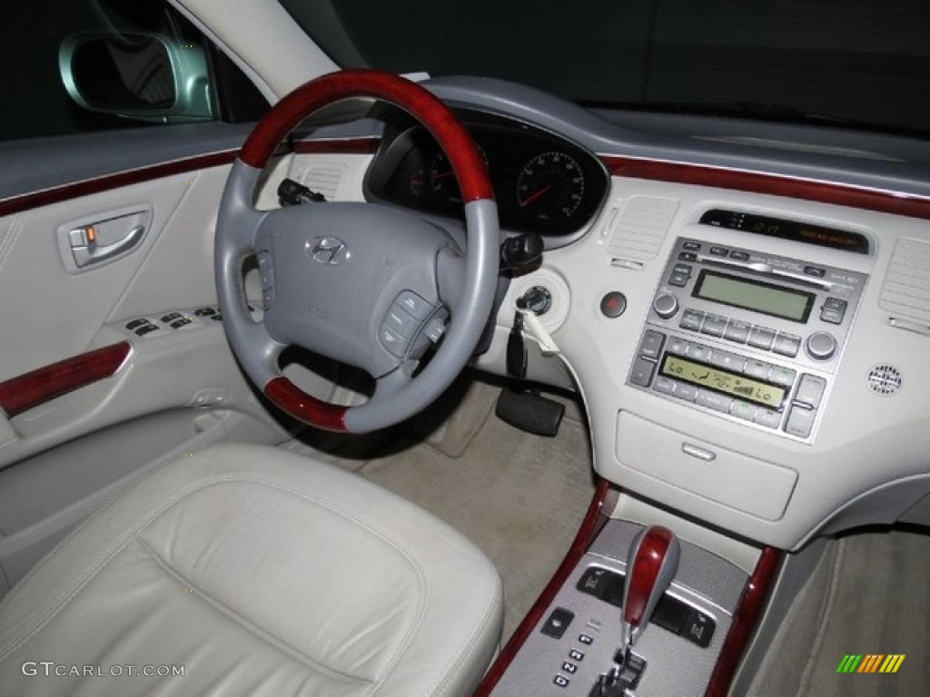 2008 Azera Limited - Silver Frost / Gray photo #20
