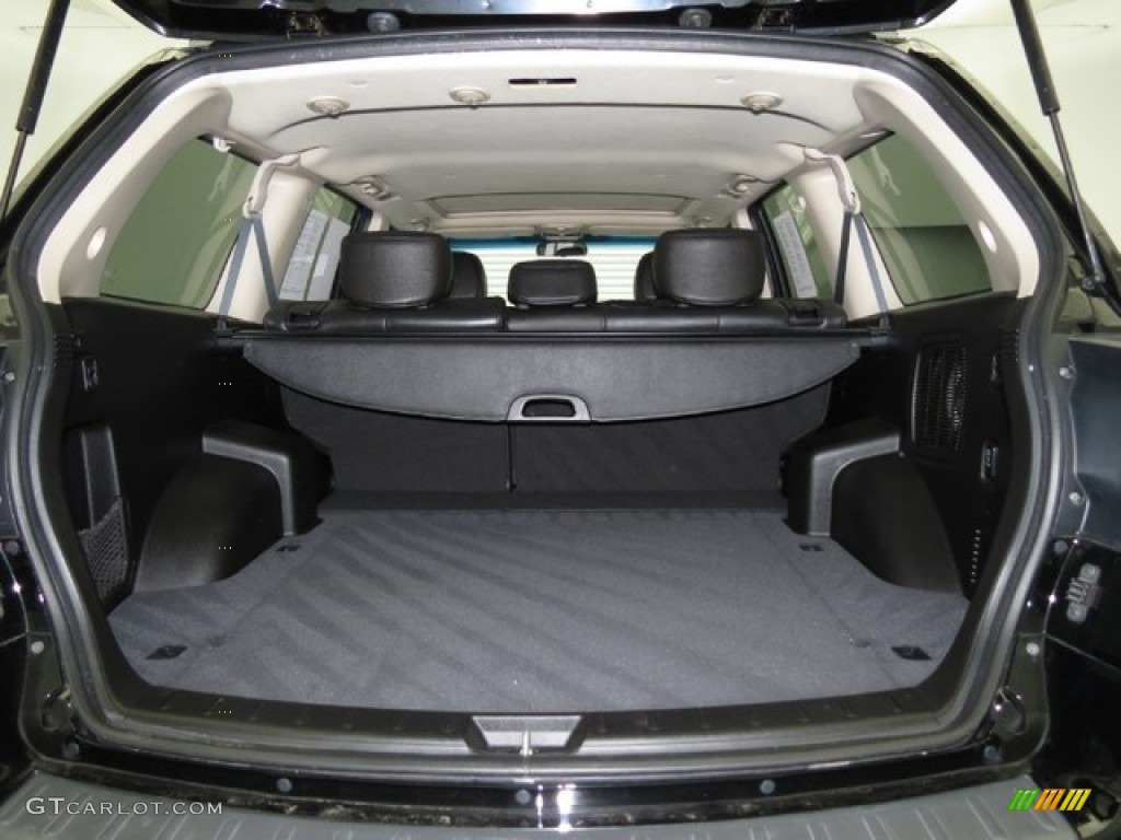 2011 Mitsubishi Endeavor SE AWD Trunk Photo #76172360