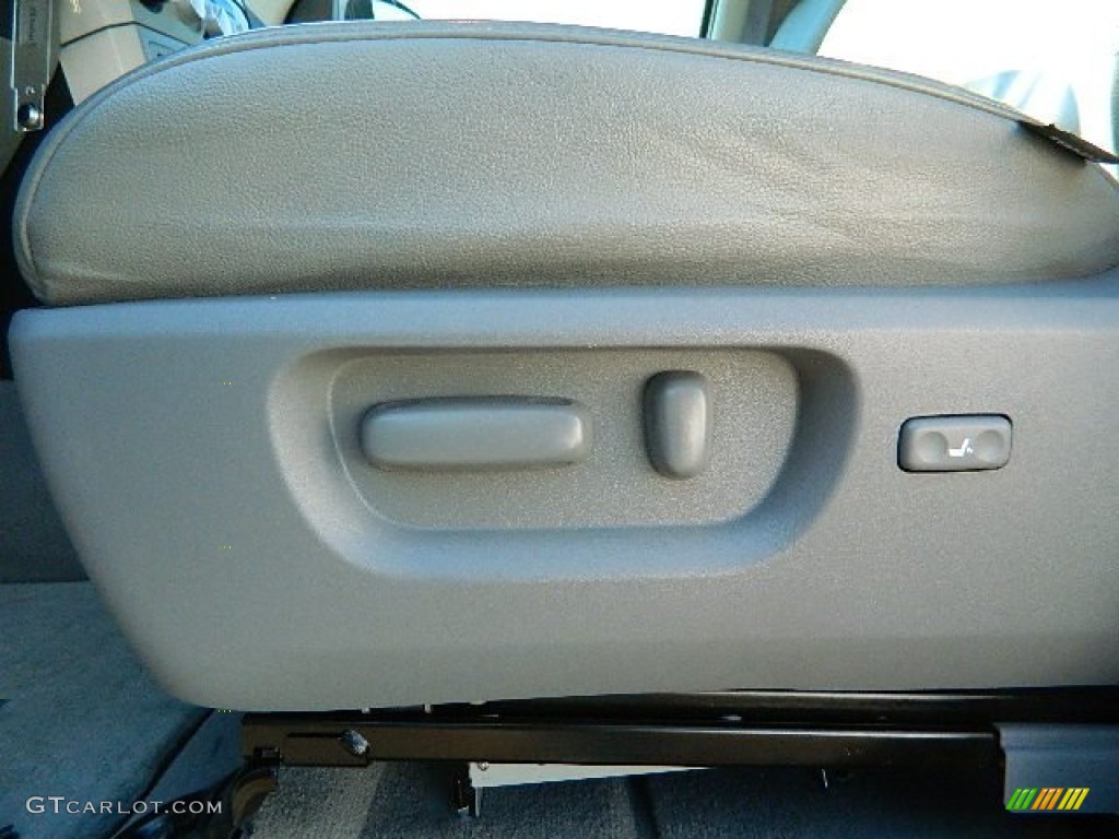 2007 Tundra SR5 CrewMax - Super White / Graphite Gray photo #16