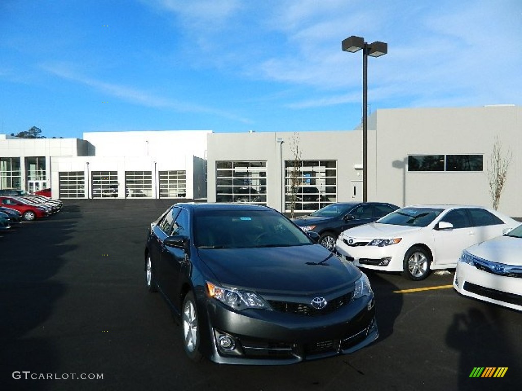 2012 Camry SE - Magnetic Gray Metallic / Black photo #1