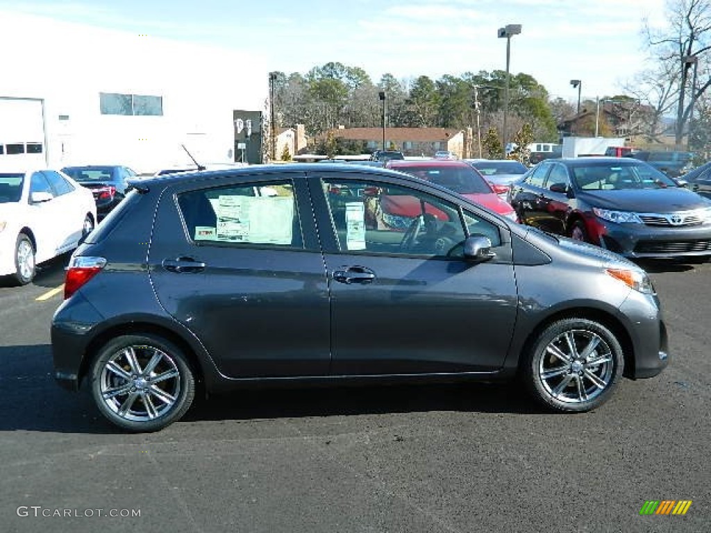 Magnetic Gray Metallic 2013 Toyota Yaris SE 5 Door Exterior Photo #76179074