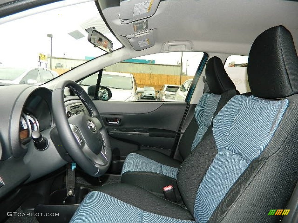 Dark Gray Interior 2013 Toyota Yaris SE 5 Door Photo #76179440