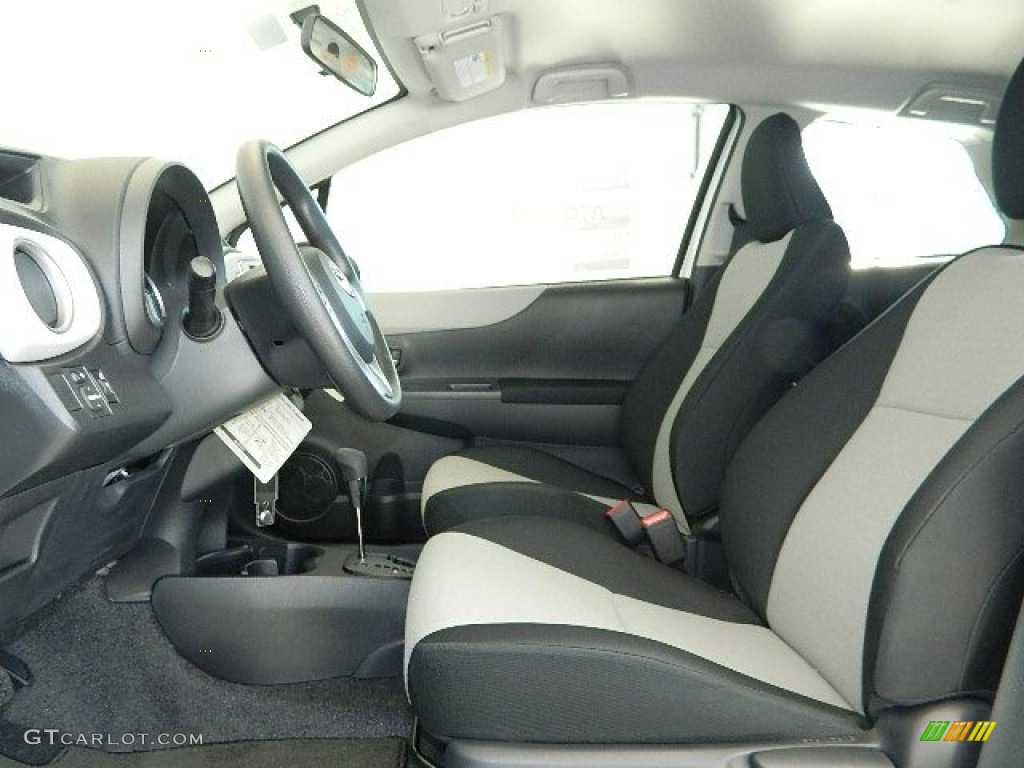 Ash Interior 2013 Toyota Yaris LE 3 Door Photo #76179641