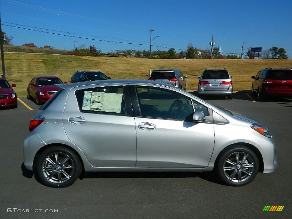 Classic Silver Metallic 2013 Toyota Yaris SE 5 Door Exterior Photo #76179713