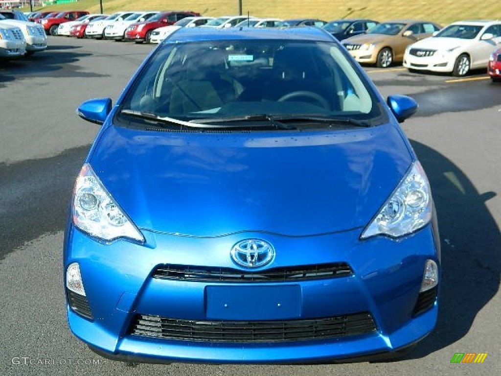 2012 Prius c Hybrid Two - Blue Streak Metallic / Light Blue Gray/Black photo #8