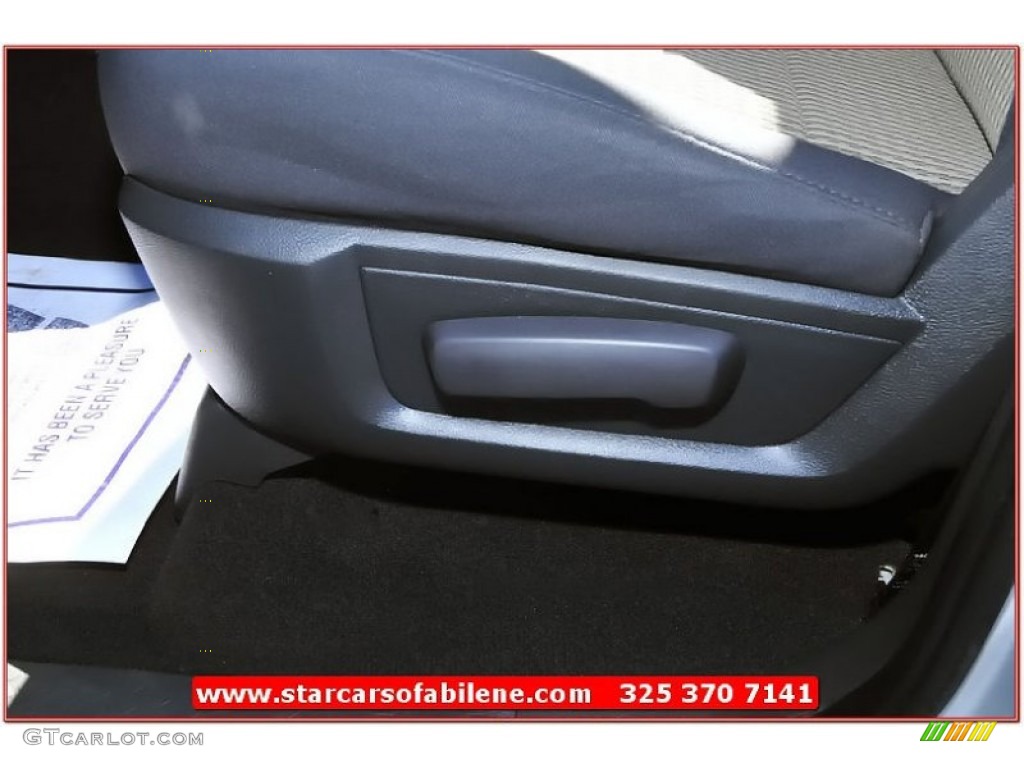 2011 Ram 1500 Lone Star Quad Cab - Bright Silver Metallic / Dark Slate Gray/Medium Graystone photo #15