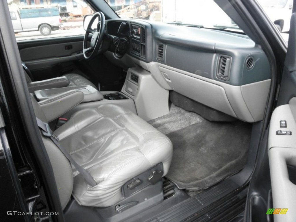 2000 Suburban 2500 LS 4x4 - Onyx Black / Medium Gray photo #23