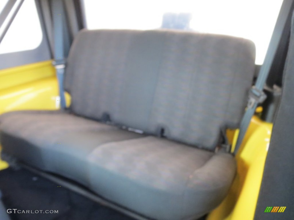 2004 Wrangler X 4x4 - Solar Yellow / Dark Slate Gray photo #30