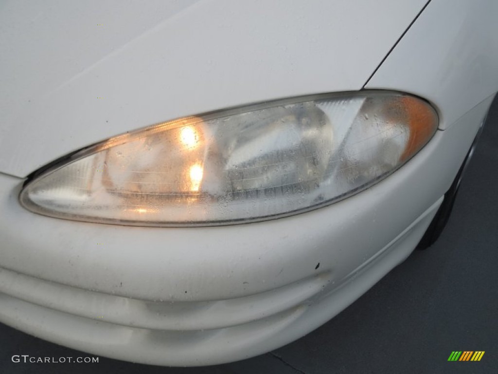 2002 Intrepid SE - Stone White / Dark Slate Gray photo #8