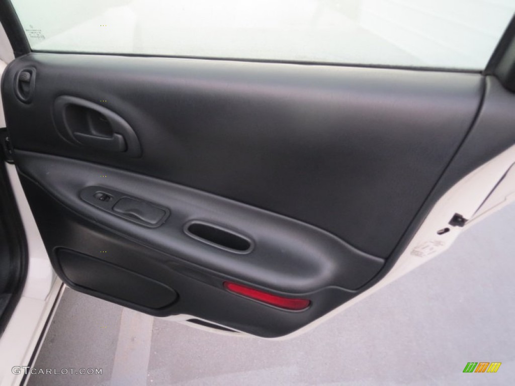 2002 Intrepid SE - Stone White / Dark Slate Gray photo #24