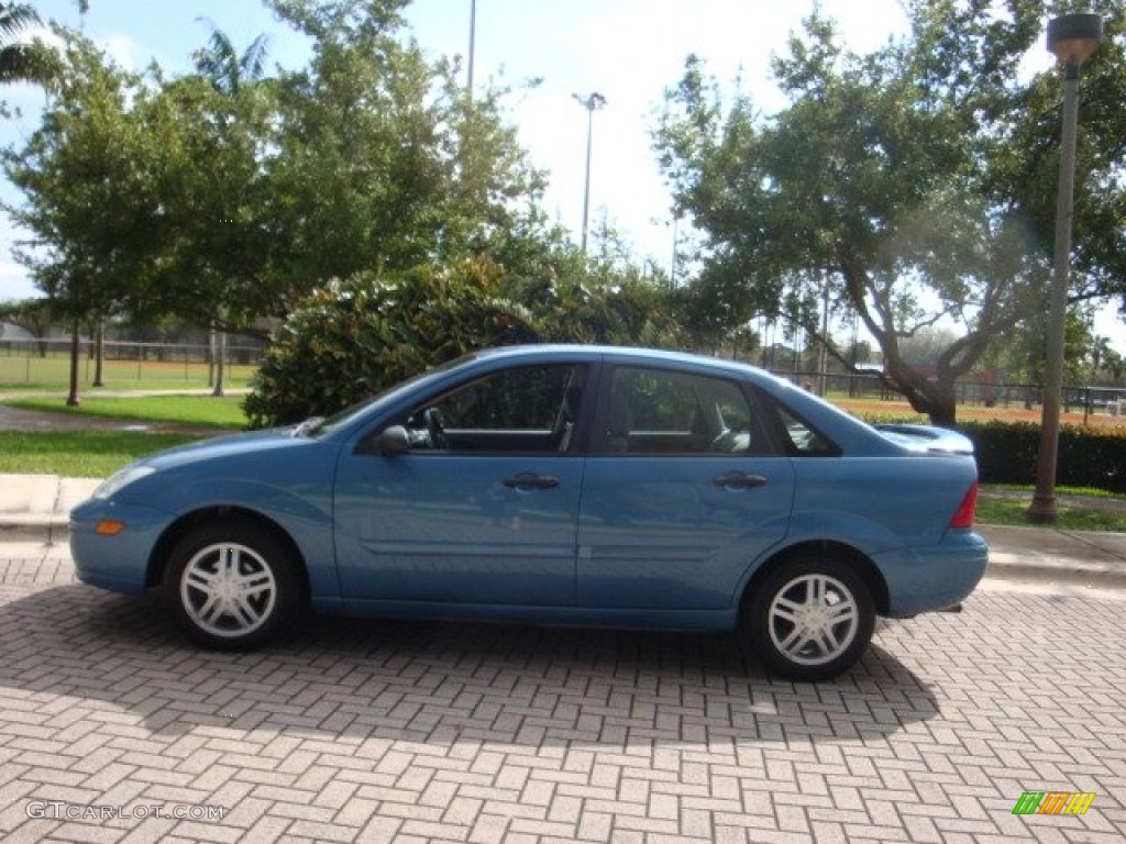 2001 Focus SE Sedan - Light Sapphire Blue Metallic / Medium Graphite Grey photo #8