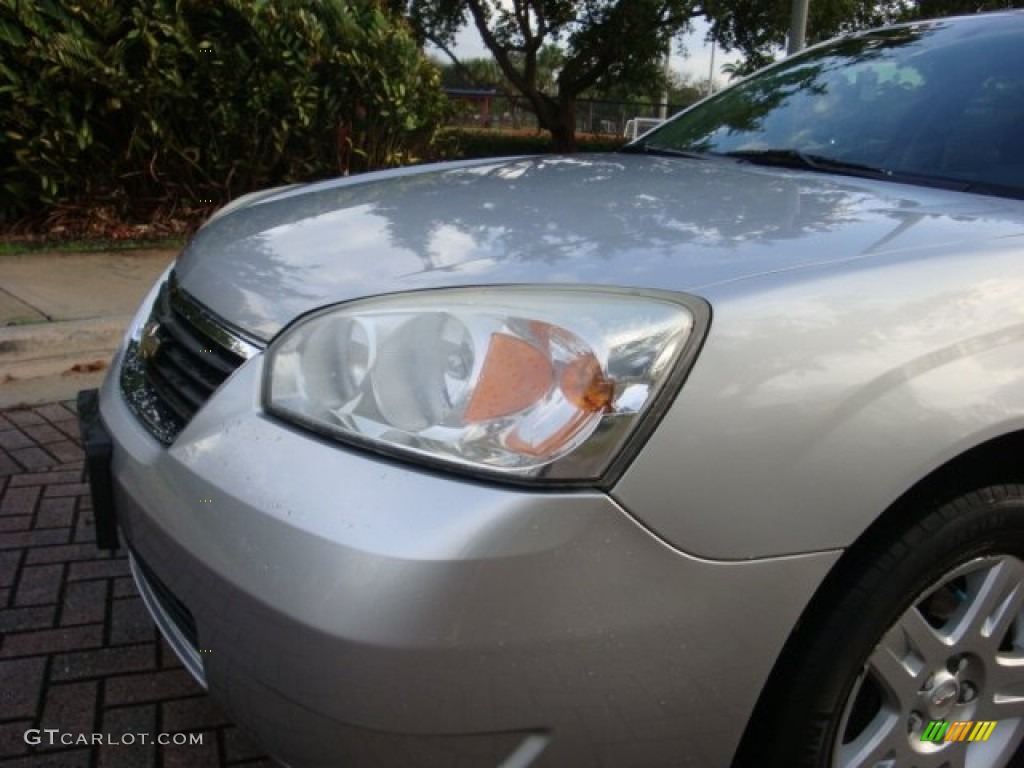 2006 Malibu LT V6 Sedan - Silverstone Metallic / Titanium Gray photo #14