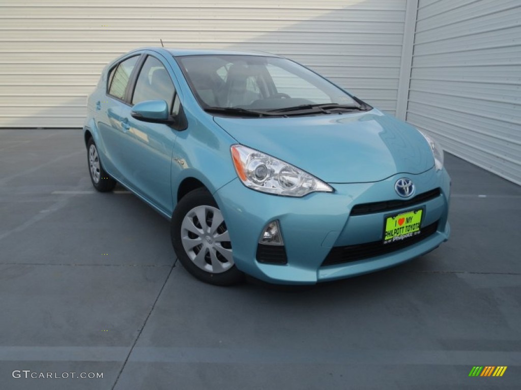 Summer Rain Metallic Toyota Prius c