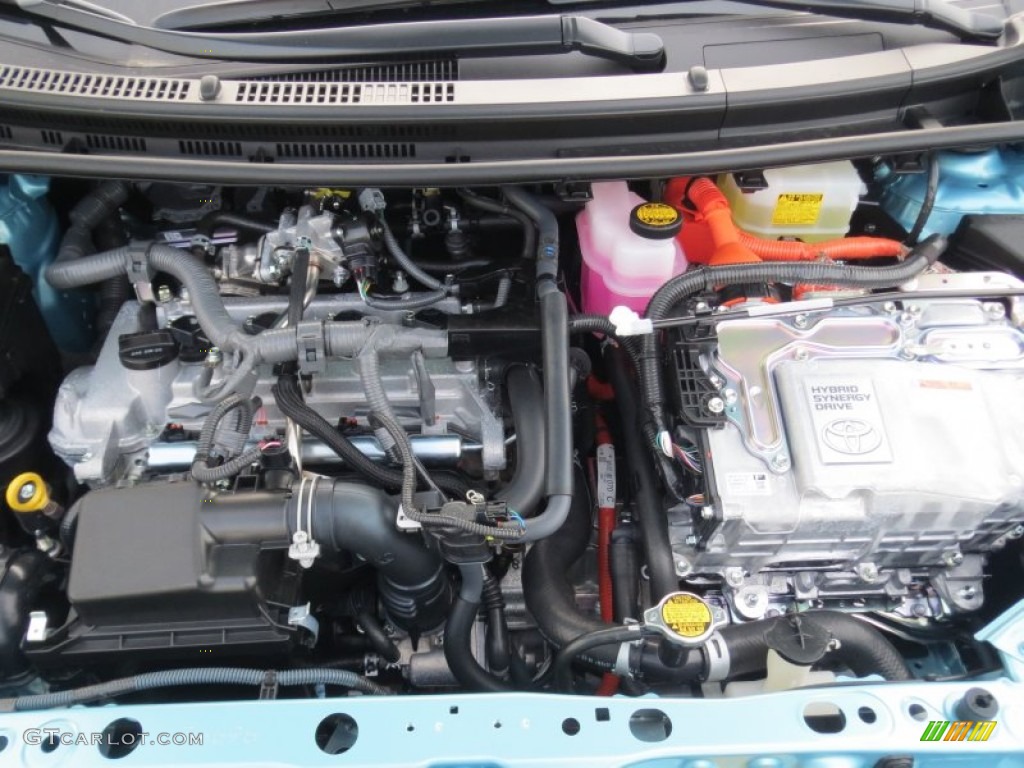 2012 Toyota Prius c Hybrid One Engine Photos