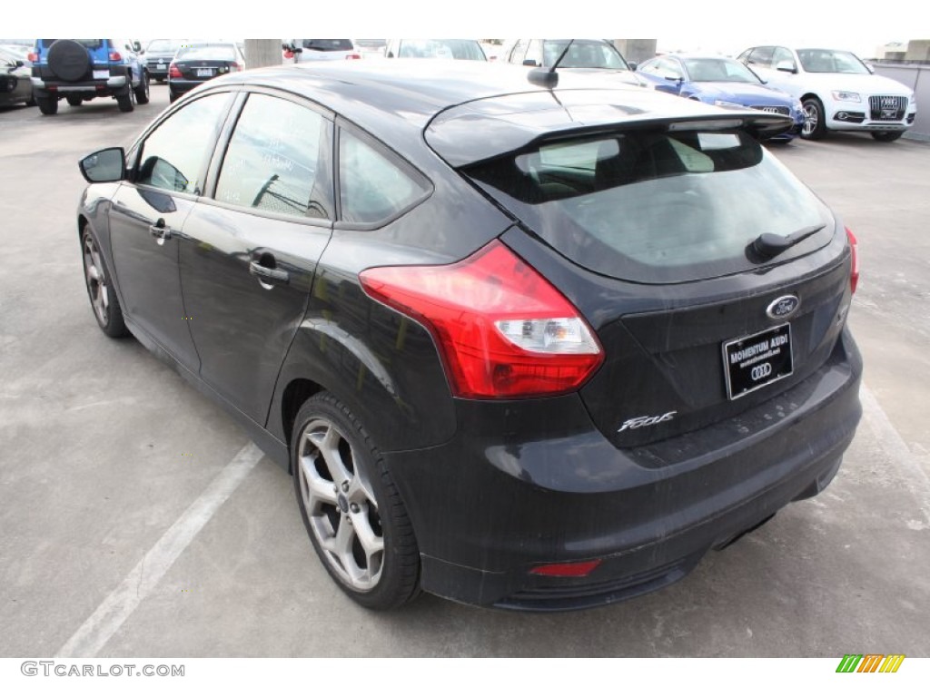 2013 Focus ST Hatchback - Tuxedo Black / ST Charcoal Black Full-Leather Recaro Seats photo #6