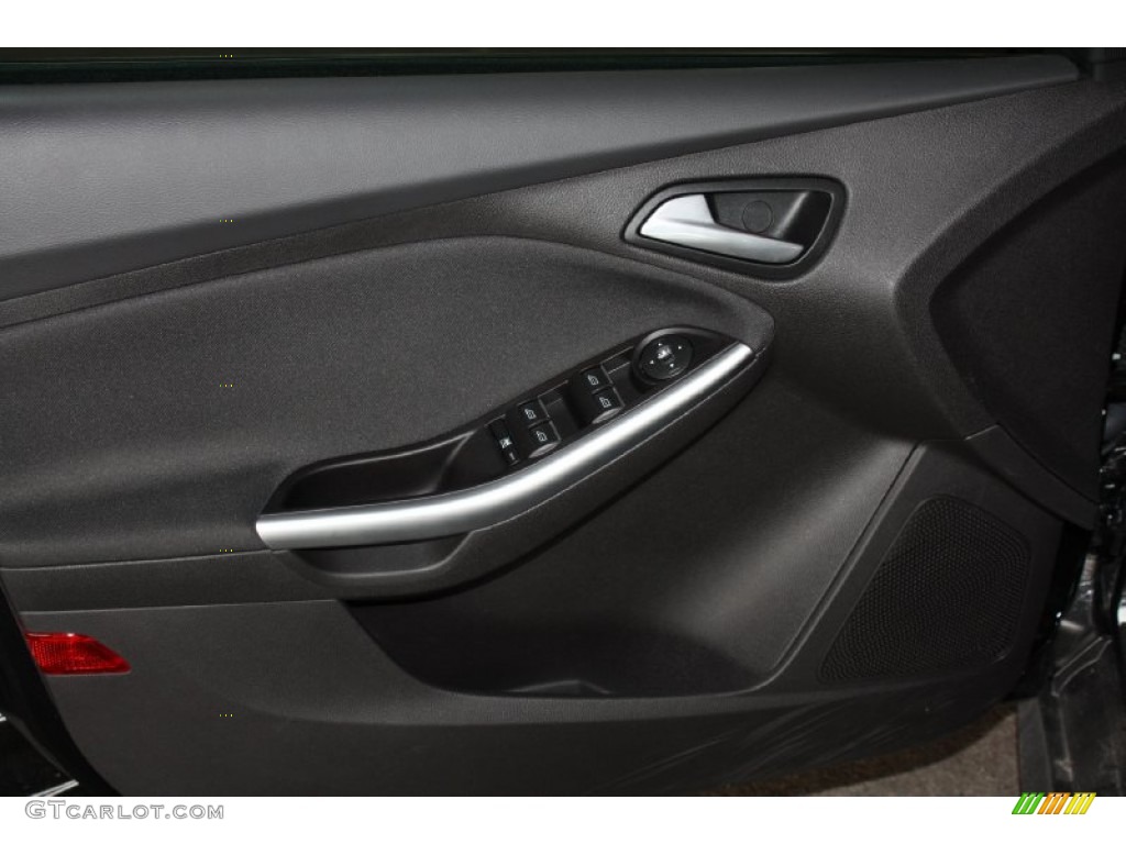 2013 Focus ST Hatchback - Tuxedo Black / ST Charcoal Black Full-Leather Recaro Seats photo #10