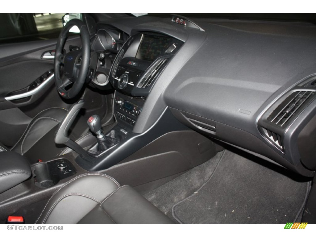 2013 Focus ST Hatchback - Tuxedo Black / ST Charcoal Black Full-Leather Recaro Seats photo #38