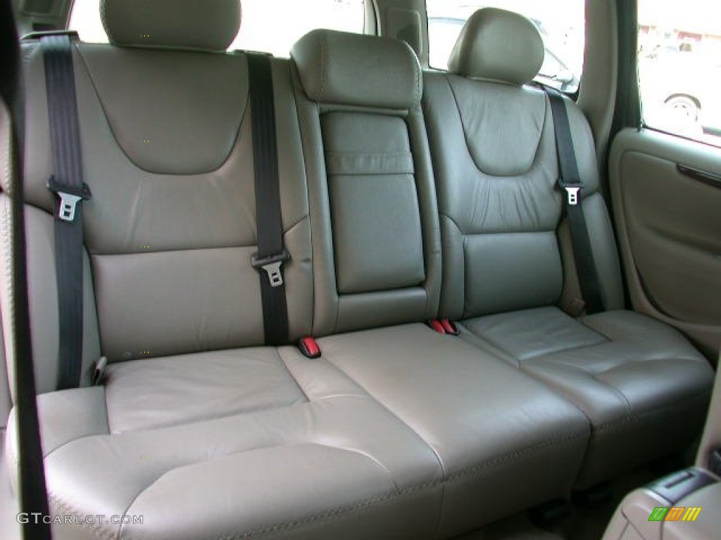 2007 Volvo XC70 AWD Cross Country Rear Seat Photo #76210775