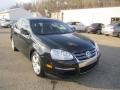 Black - Jetta SE Sedan Photo No. 13