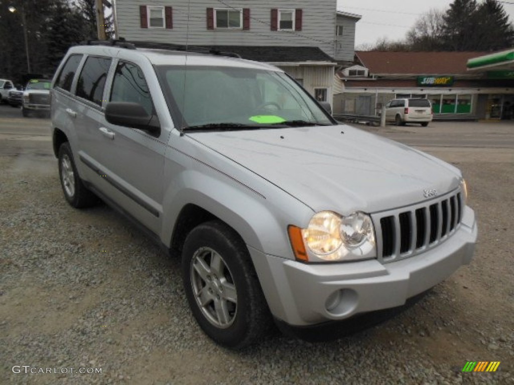 Bright Silver Metallic 2007 Jeep Grand Cherokee Laredo 4x4 Exterior Photo #76212845