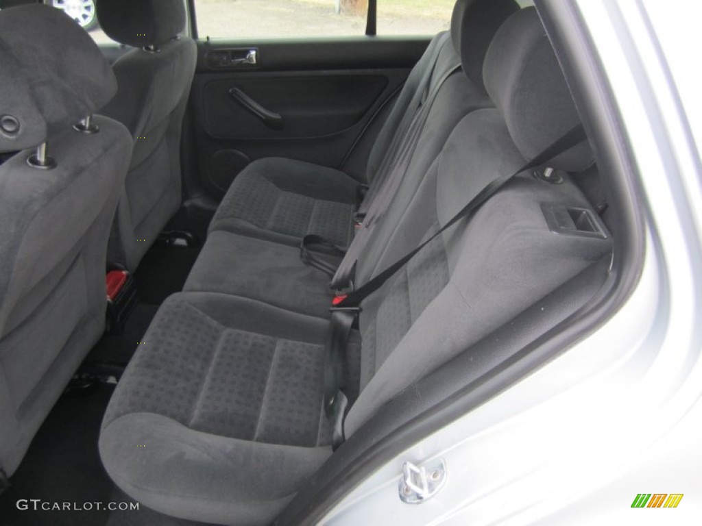 2002 Volkswagen Golf GLS Sedan Rear Seat Photo #76213316