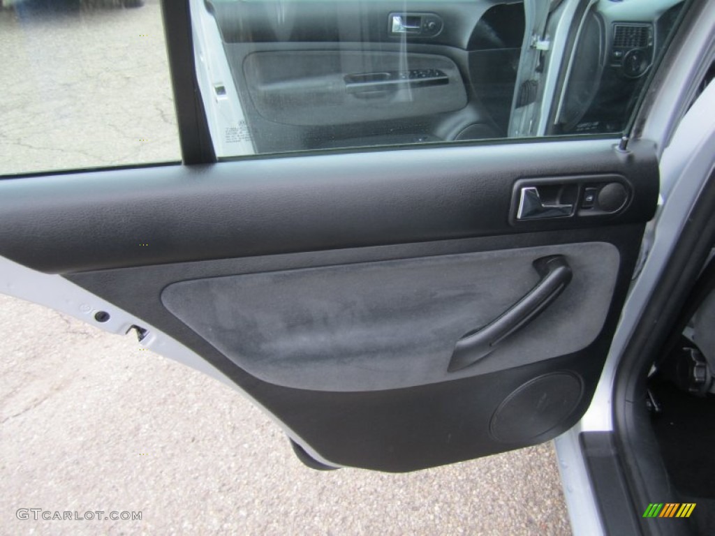 2002 Volkswagen Golf GLS Sedan Black Door Panel Photo #76213337