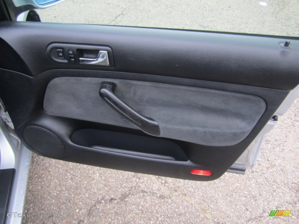 2002 Volkswagen Golf GLS Sedan Door Panel Photos