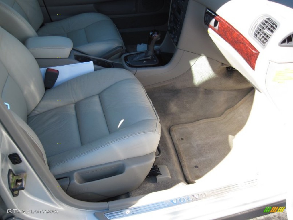 2002 V40  - Silver Metallic / Taupe/Light Taupe photo #9
