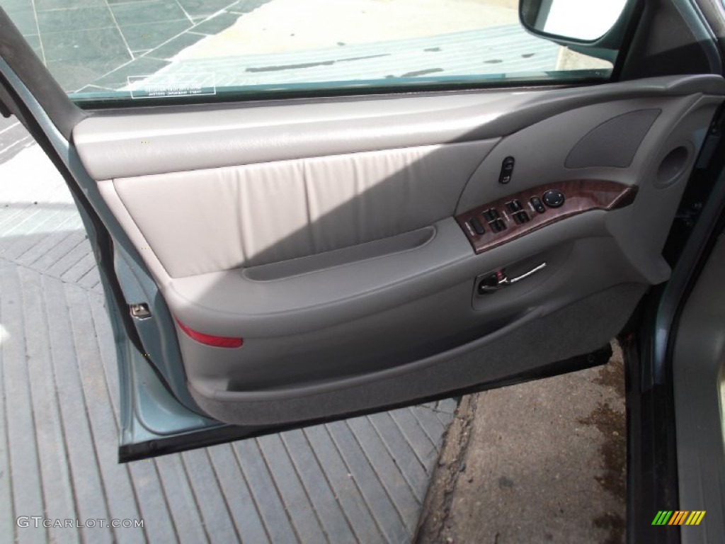 2004 Park Avenue  - Silver Blue Ice Metallic / Medium Gray photo #13