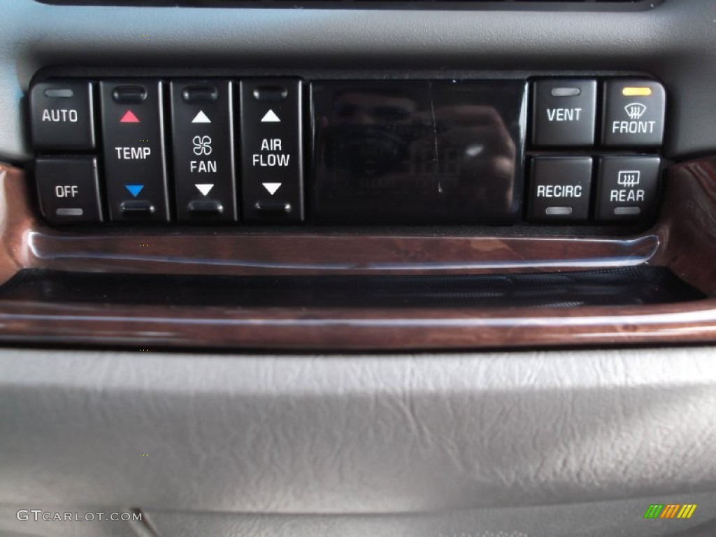 2004 Park Avenue  - Silver Blue Ice Metallic / Medium Gray photo #19