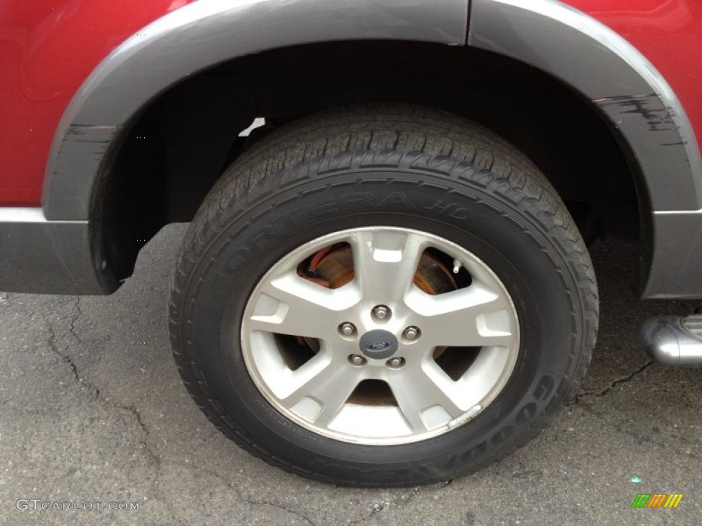 2005 Ford Explorer XLT 4x4 Wheel Photos