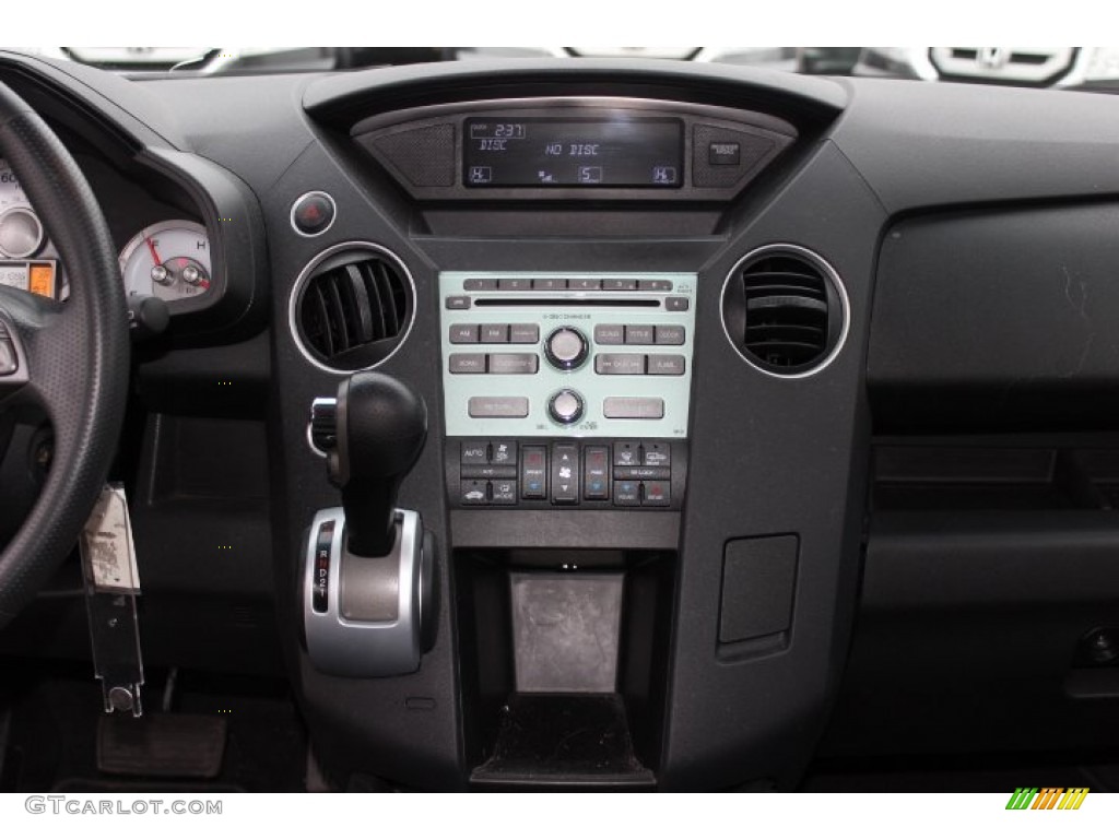 2010 Honda Pilot EX 4WD Controls Photos