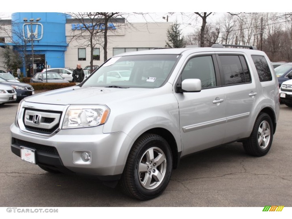 Alabaster Silver Metallic Honda Pilot