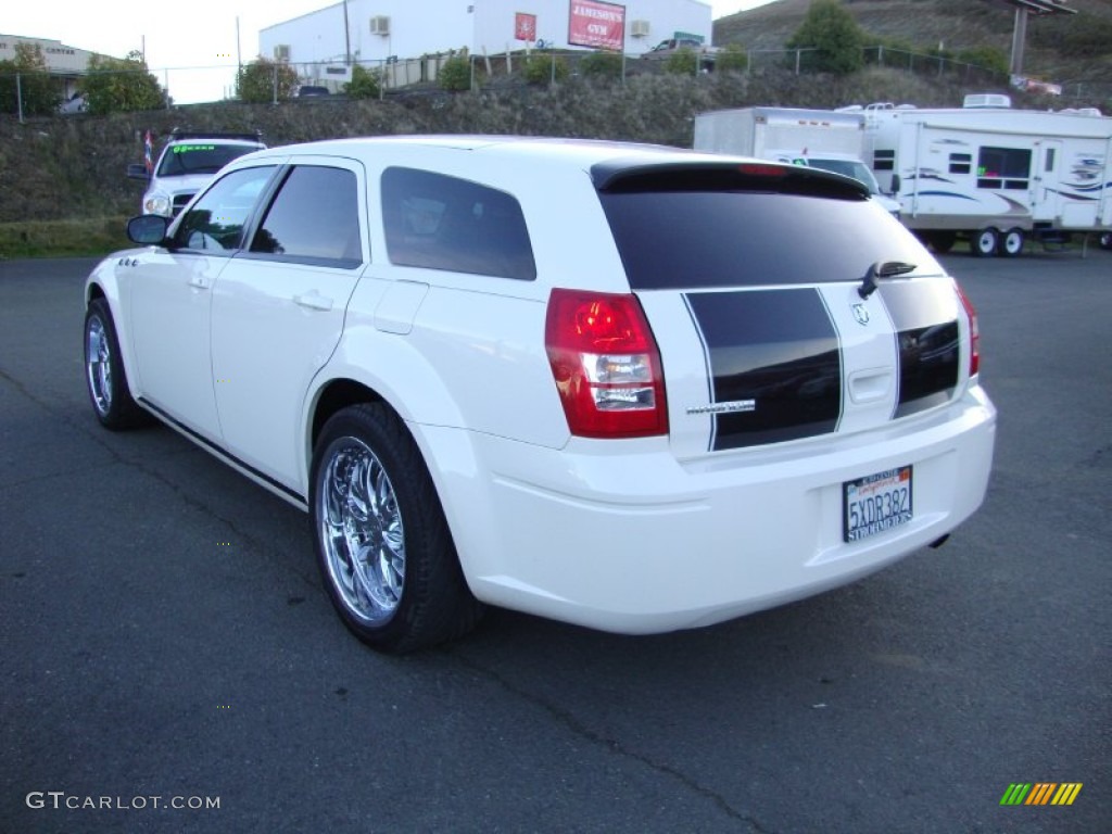 2007 Magnum SE - Stone White / Dark Slate Gray/Light Graystone photo #5