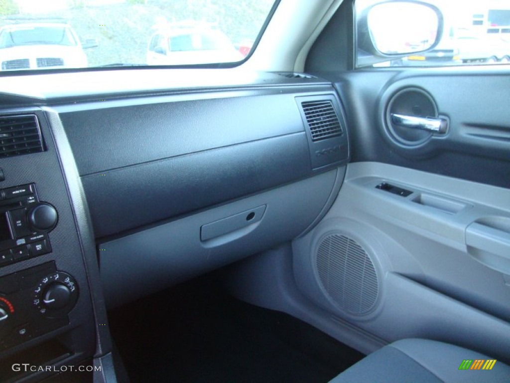 2007 Magnum SE - Stone White / Dark Slate Gray/Light Graystone photo #14
