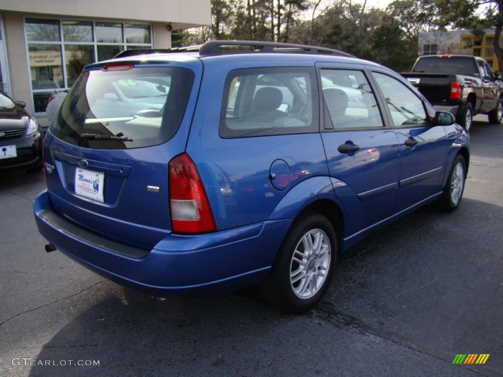 2005 Focus ZXW SES Wagon - French Blue Metallic / Dark Flint/Light Flint photo #8