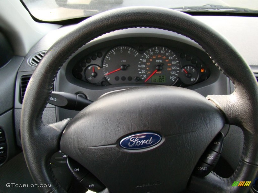 2005 Focus ZXW SES Wagon - French Blue Metallic / Dark Flint/Light Flint photo #17