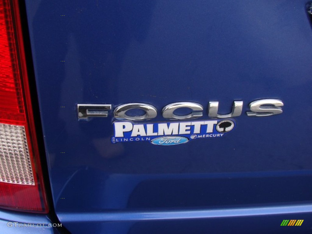2005 Focus ZXW SES Wagon - French Blue Metallic / Dark Flint/Light Flint photo #27