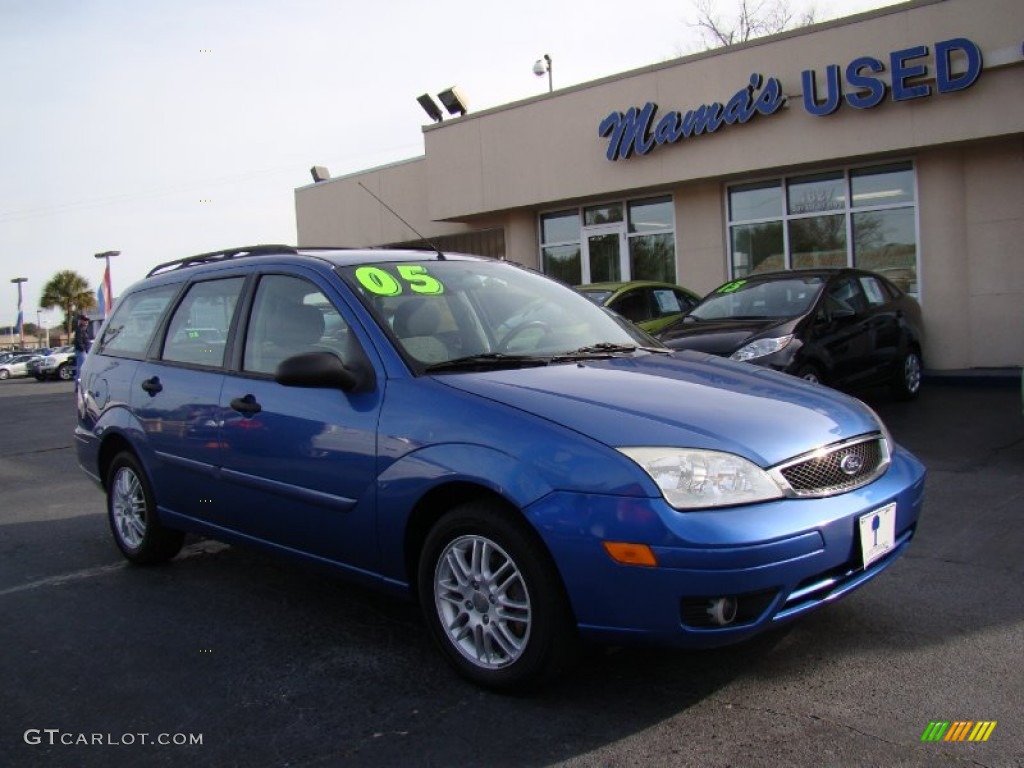 2005 Focus ZXW SES Wagon - French Blue Metallic / Dark Flint/Light Flint photo #32
