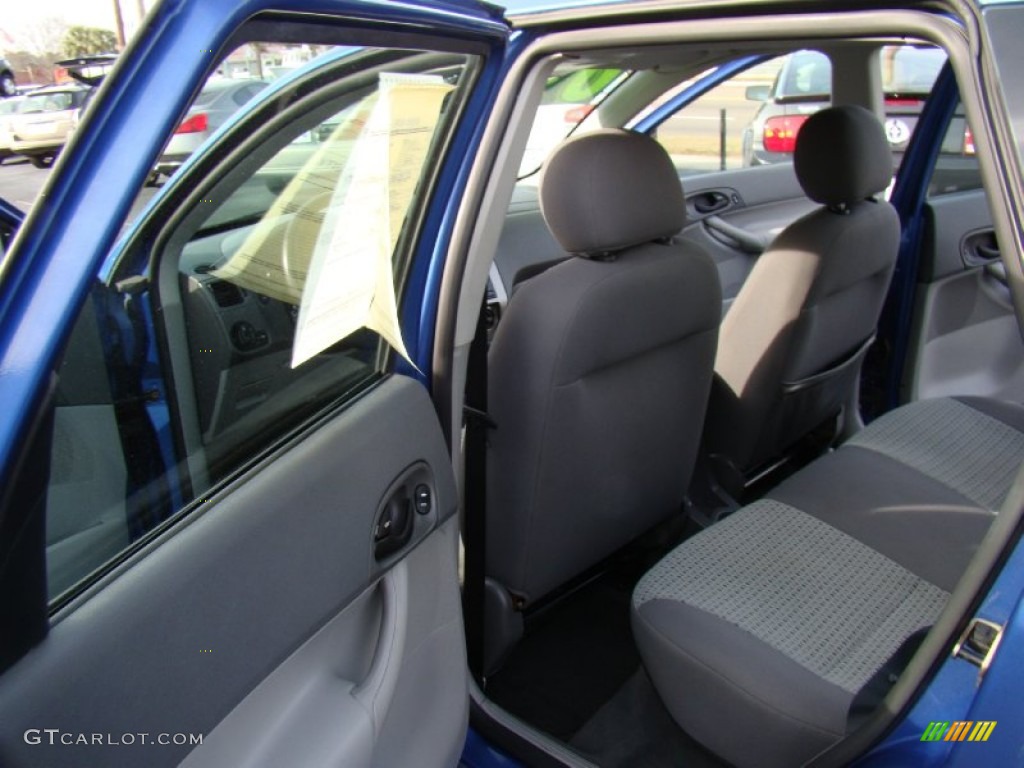 2005 Focus ZXW SES Wagon - French Blue Metallic / Dark Flint/Light Flint photo #40