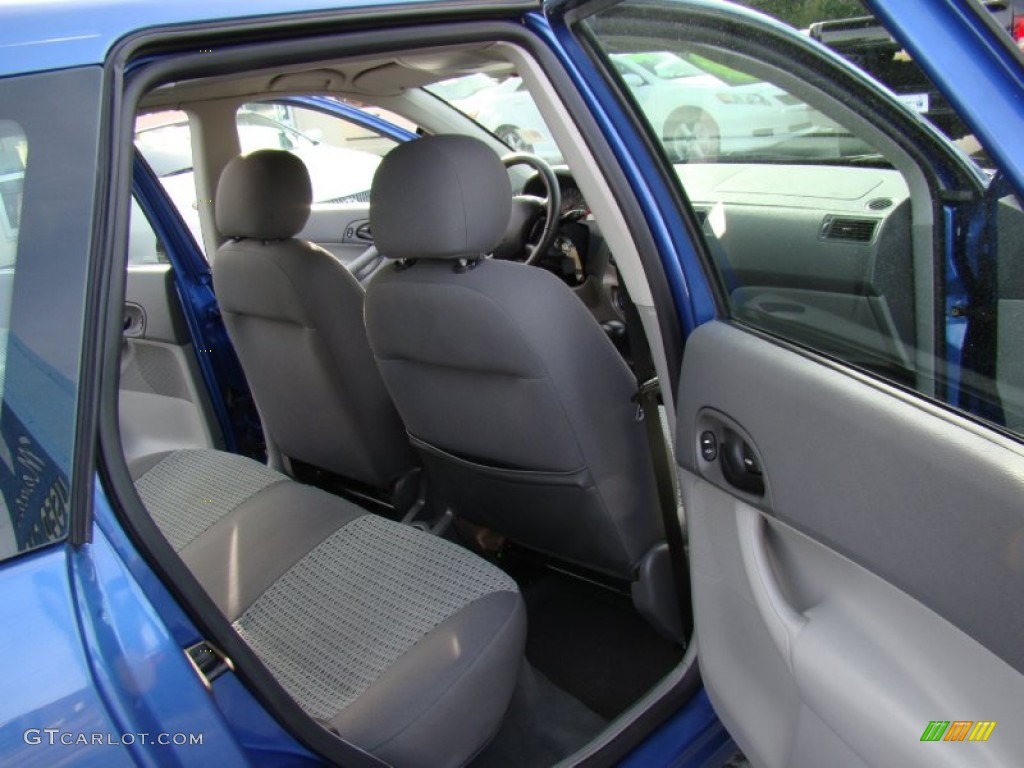 2005 Focus ZXW SES Wagon - French Blue Metallic / Dark Flint/Light Flint photo #42