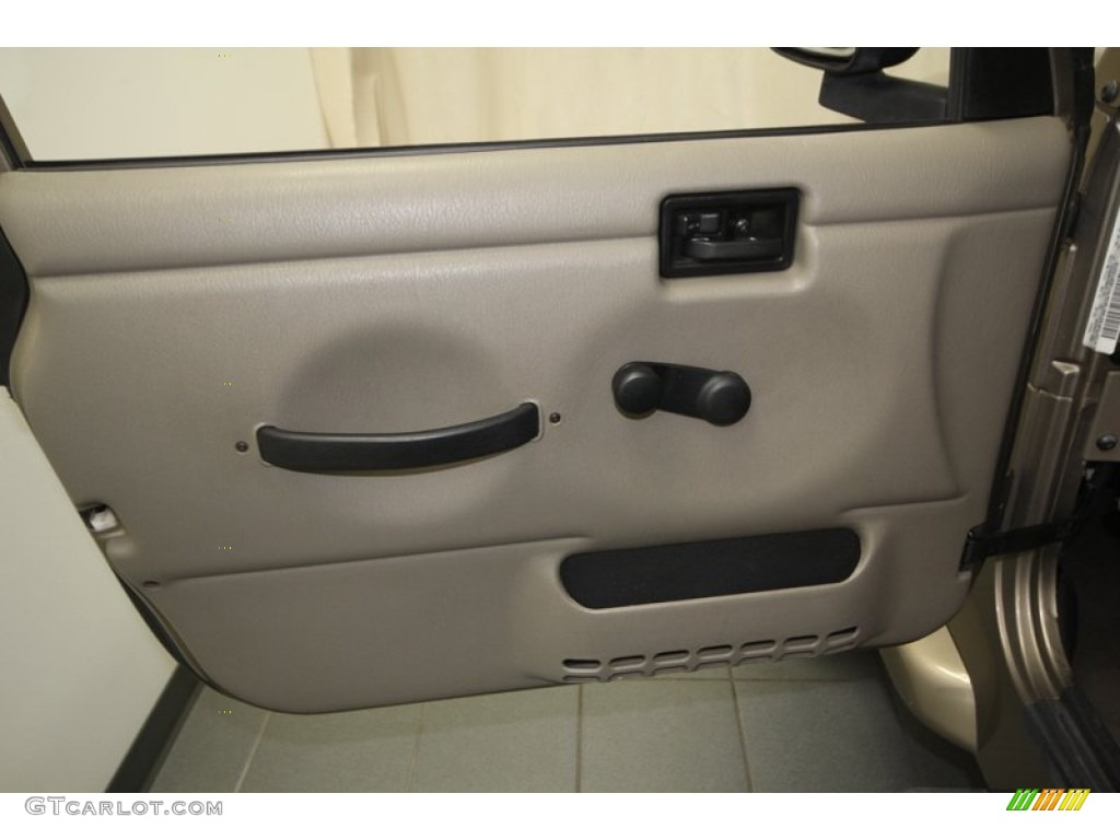2004 Wrangler Sahara 4x4 - Light Khaki Metallic / Khaki photo #14