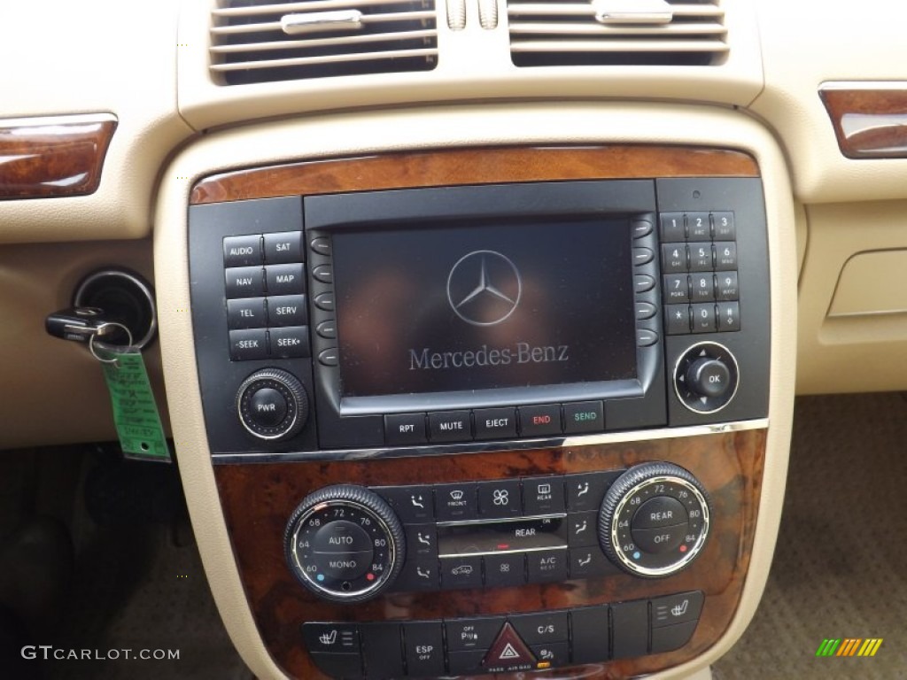 2006 Mercedes-Benz R 350 4Matic Controls Photo #76222148