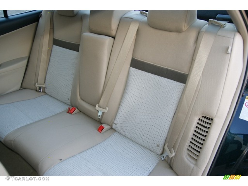 Ivory Interior 2013 Toyota Camry Hybrid XLE Photo #76224710