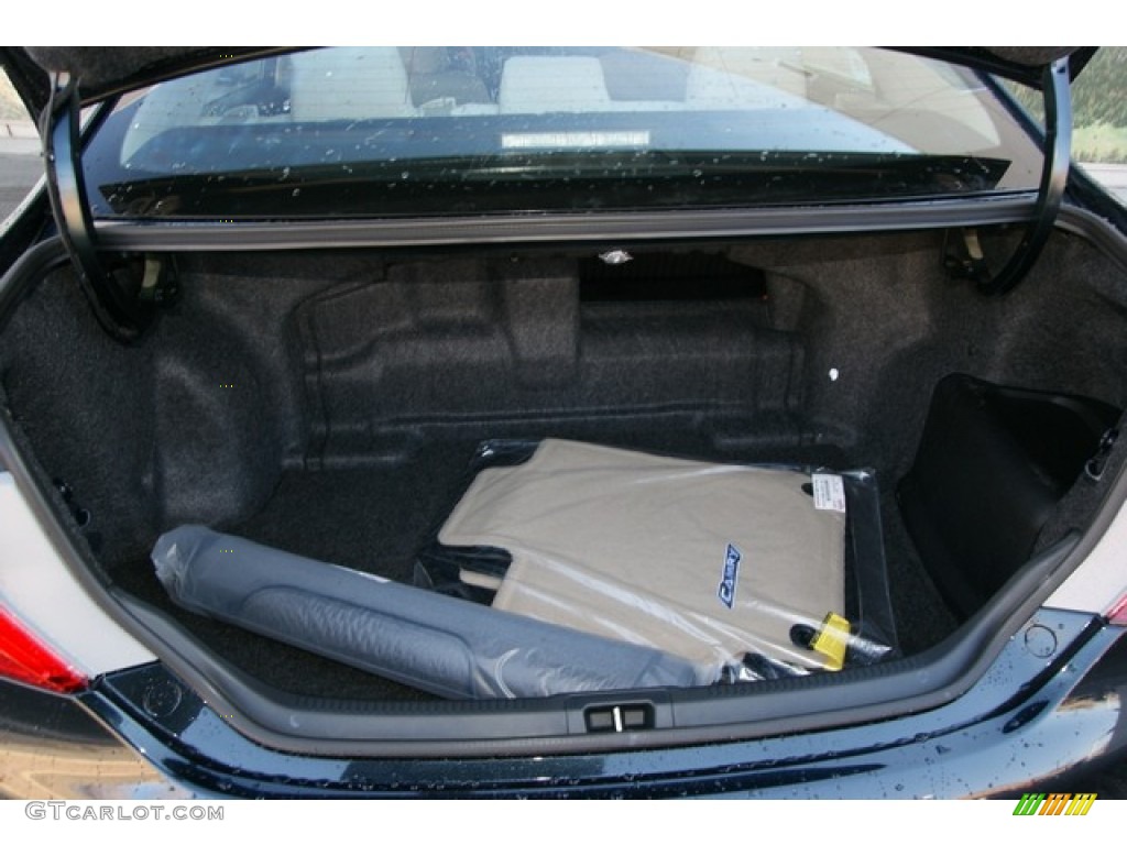 2013 Toyota Camry Hybrid XLE Trunk Photo #76224734