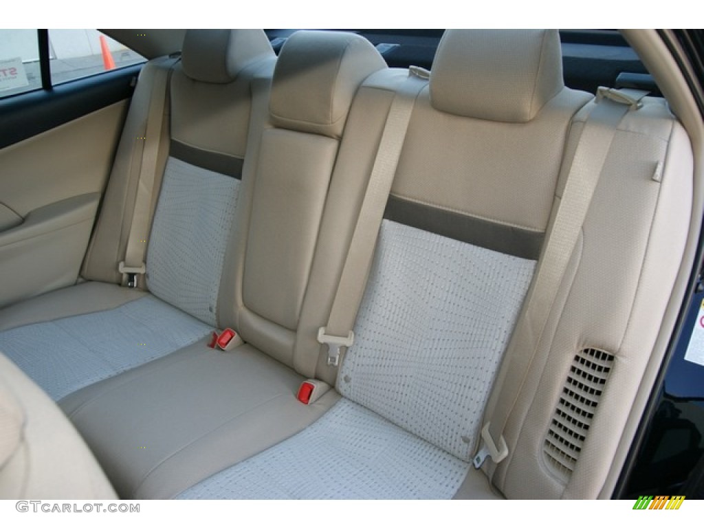 Ivory Interior 2013 Toyota Camry Hybrid XLE Photo #76224939