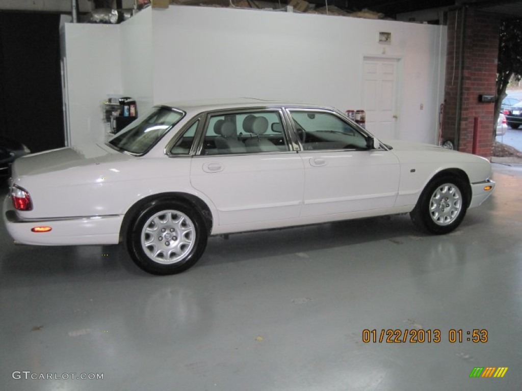 2001 XJ XJ8 - White Onyx / Ivory photo #14