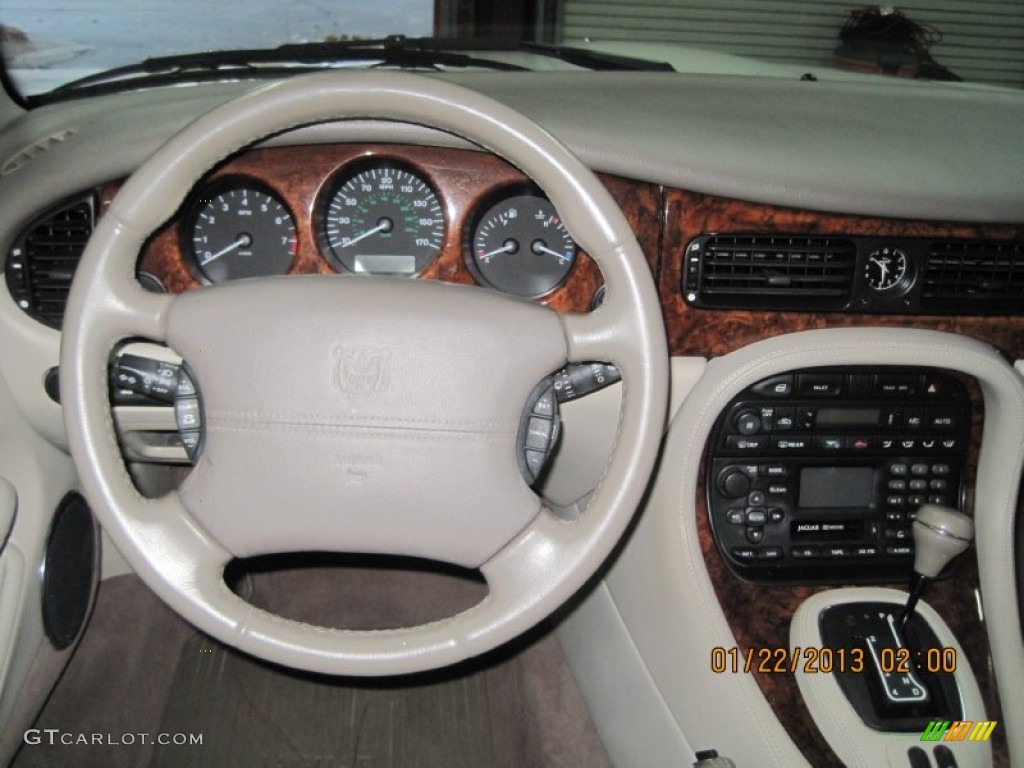 2001 Jaguar XJ XJ8 Ivory Dashboard Photo #76229896
